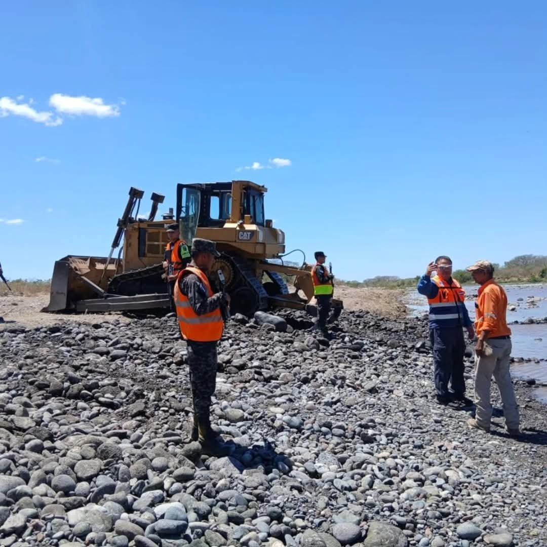 📰 Fuerzas Armadas brindan seguridad a trabajos de captación de agua en Choluteca