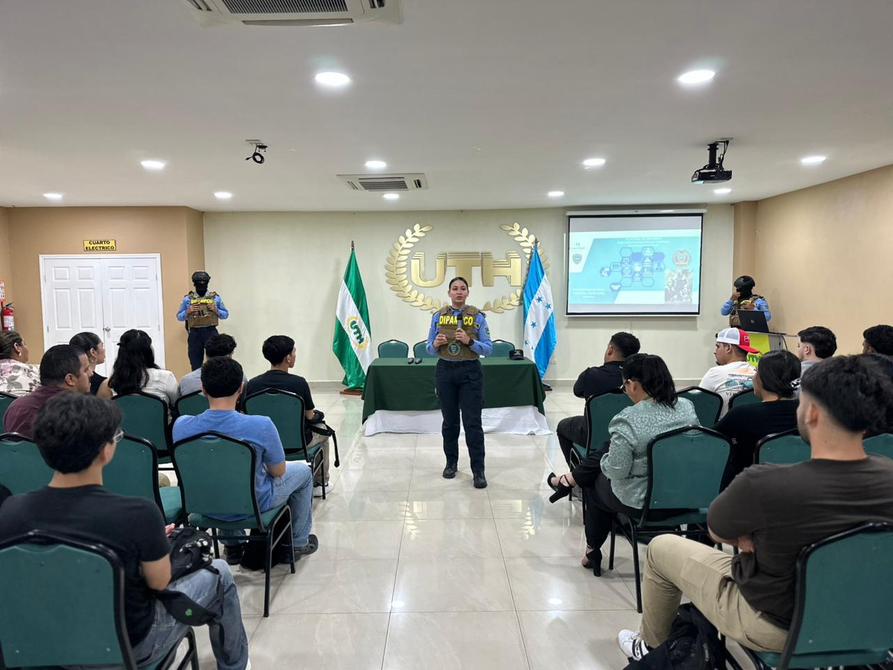 DIPAMPCO desarrolla conversatorio preventivo con universitarios de Choluteca